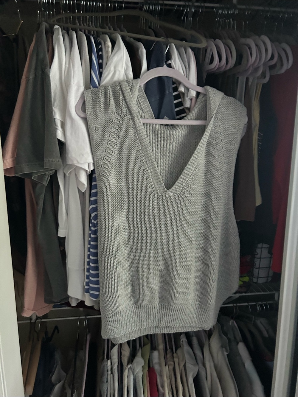 vestique Gray Knit V-Neck Sweater Tank